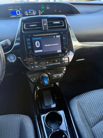 2017 Toyota Prius Three