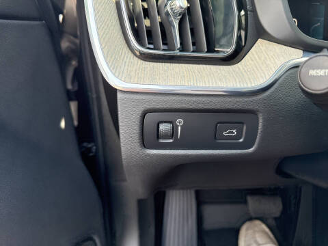 2022 Volvo XC60 B5 Inscription