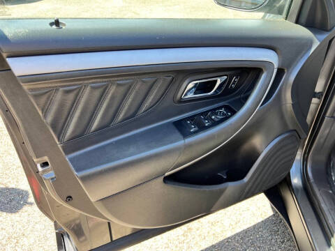 2018 Ford Taurus SEL