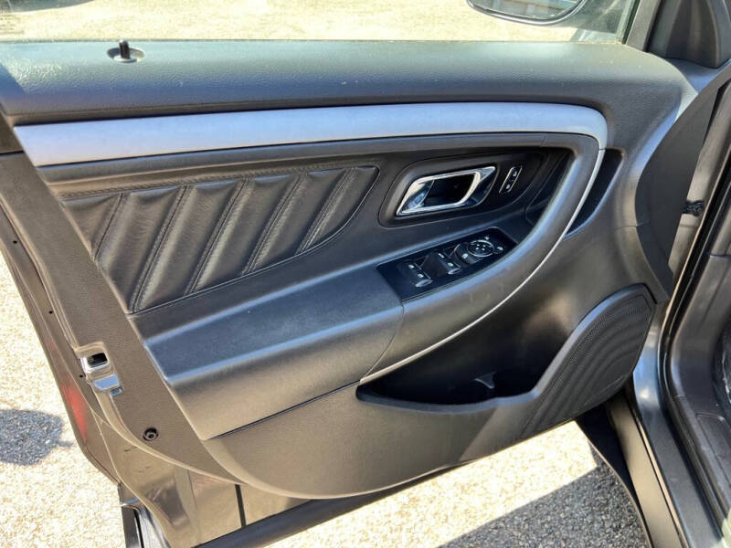 2018 Ford Taurus SEL