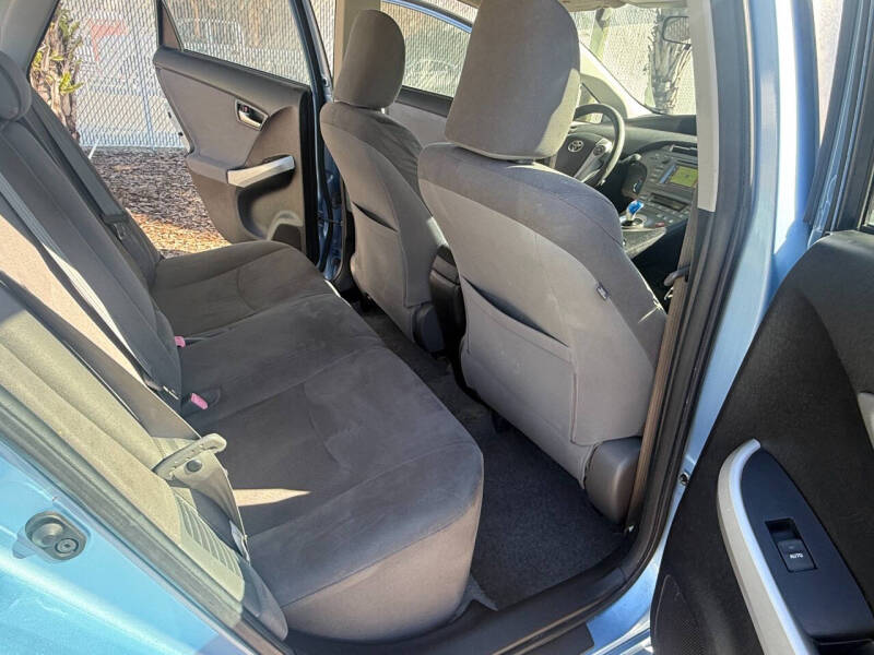 2012 Toyota Prius Plug-in Hybrid