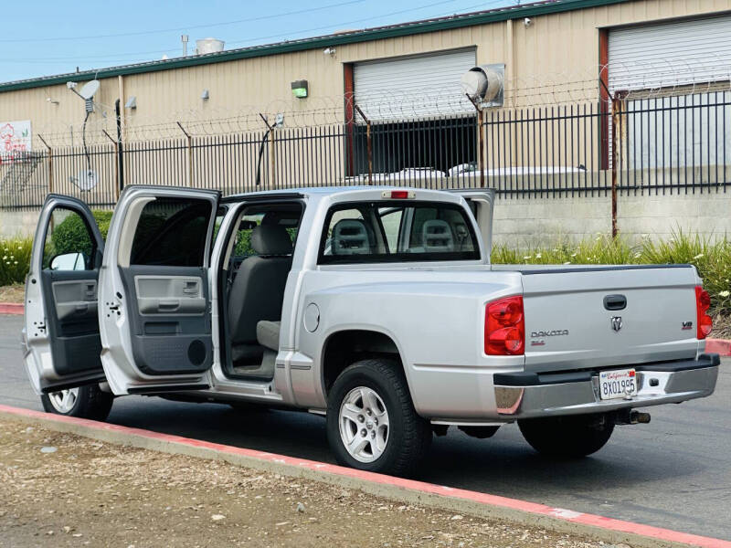 2006 Dodge Dakota SLT