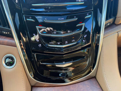 2017 Cadillac Escalade Platinum