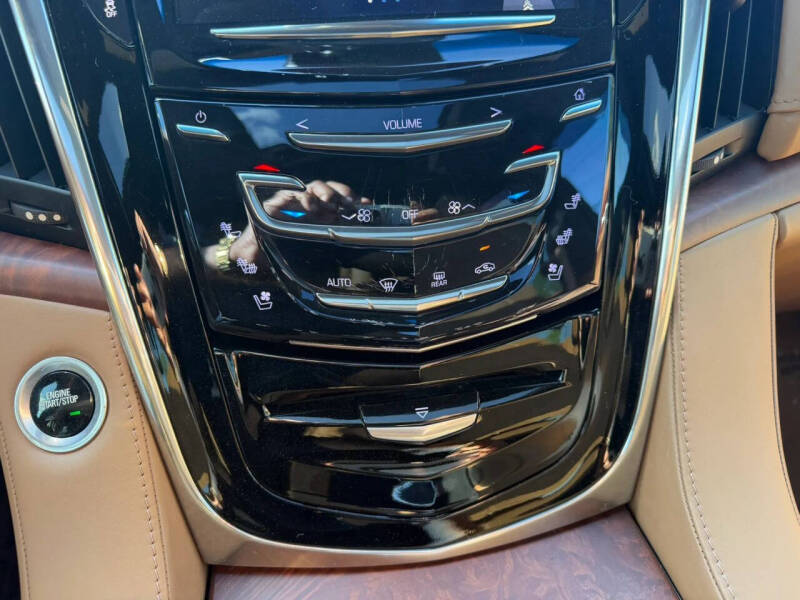 2017 Cadillac Escalade Platinum