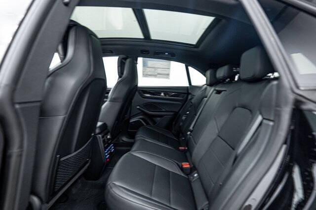 2025 Porsche Macan 4 Electric