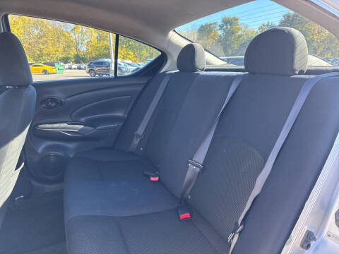 2012 Nissan Versa 1.6 SV