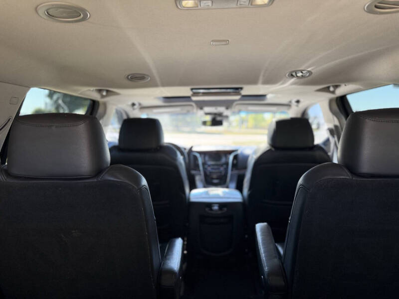 2018 Cadillac Escalade Luxury