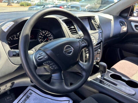 2017 Nissan Pathfinder S