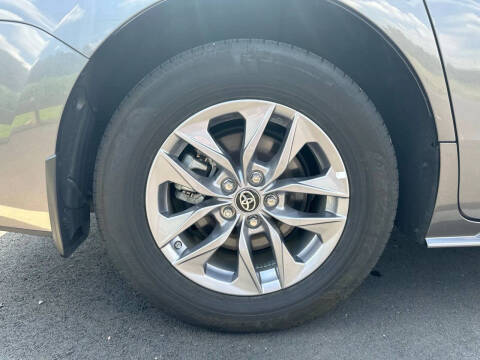 2024 Toyota Sienna LE 8-Passenger