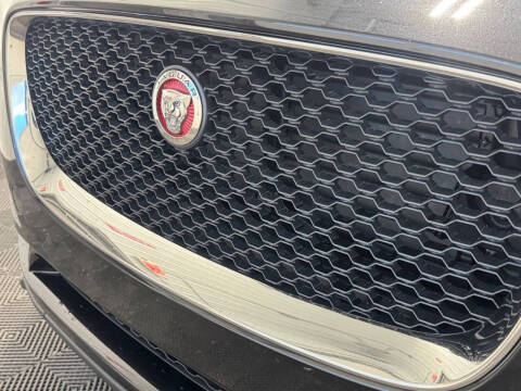 2017 Jaguar F-PACE 35t Prestige