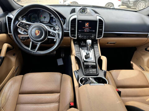 2018 Porsche Cayenne S E-Hybrid Platinum Edition