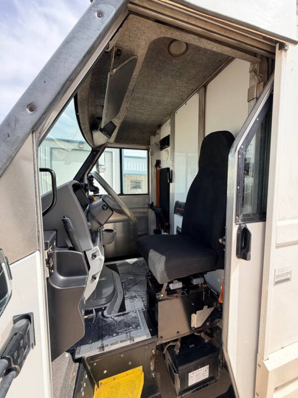 2016 Isuzu NPR