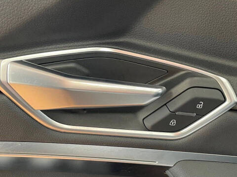 2022 Audi e-tron quattro Premium Plus