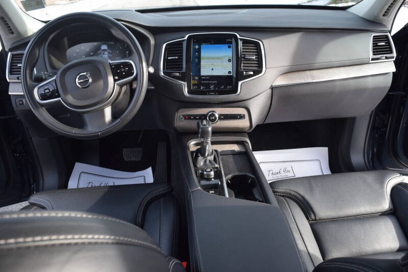 2022 Volvo XC90 T6 Inscription 6-Passenger