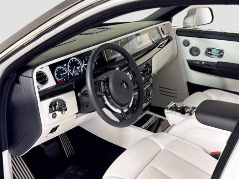 2023 Rolls-Royce Phantom