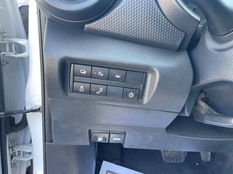 2022 Nissan Kicks S