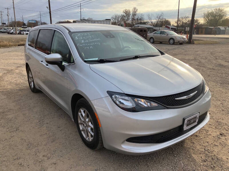2023 Chrysler Voyager LX