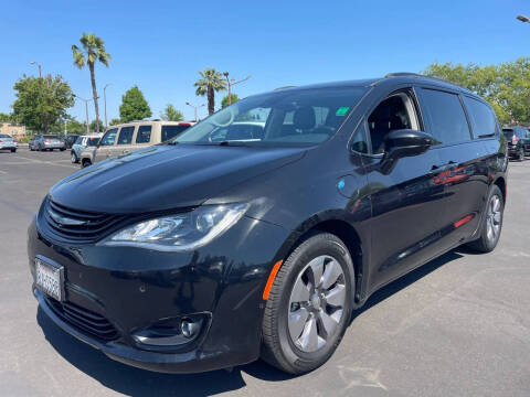 2018 Chrysler Pacifica Hybrid Limited