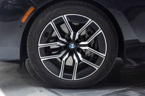 2023 BMW 7 Series 740i