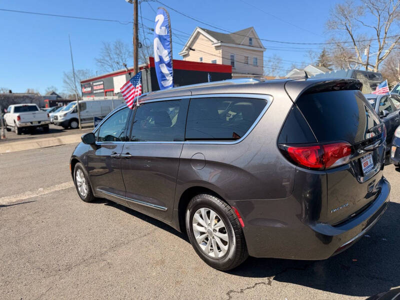 2019 Chrysler Pacifica Touring L