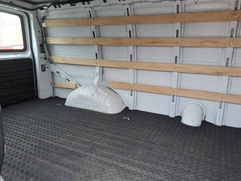 2024 Chevrolet Express 2500