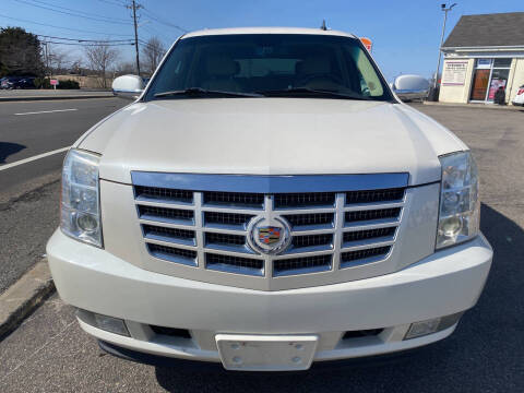 2009 Cadillac Escalade Hybrid for sale at Steven's Car Sales in Seekonk MA