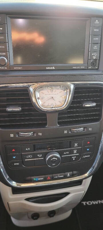 2014 Chrysler Town and Country Touring