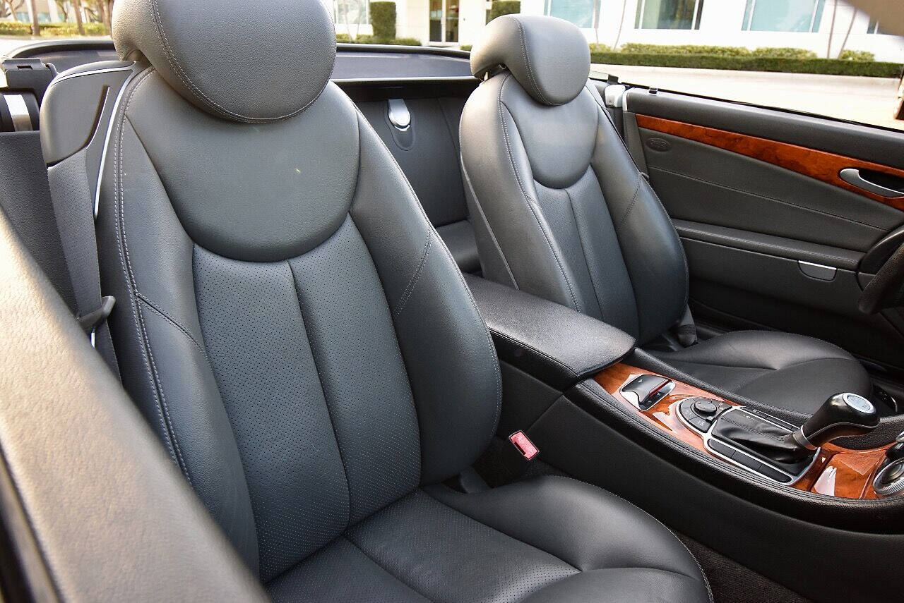 2005 Mercedes-Benz SL-Class 12