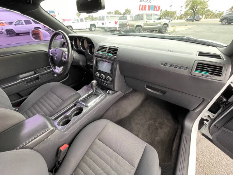 2013 Dodge Challenger SXT