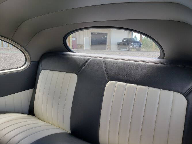 1948 Ford Coupe
