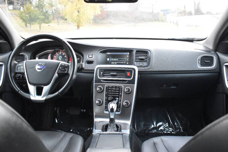 2015 Volvo S60 T5 Premier Plus