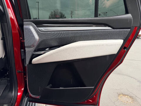 2025 Cadillac Escalade-V