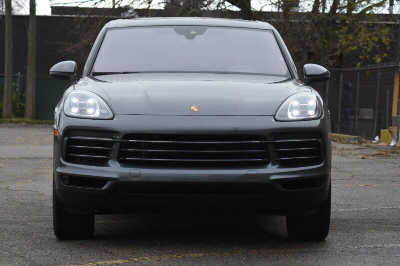 2023 Porsche Cayenne null photo 4