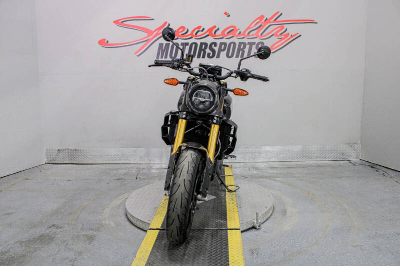 2022 Indian FTR R Carbon