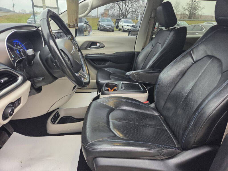 2021 Chrysler Pacifica Touring L