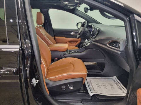 2025 Chrysler Pacifica Pinnacle