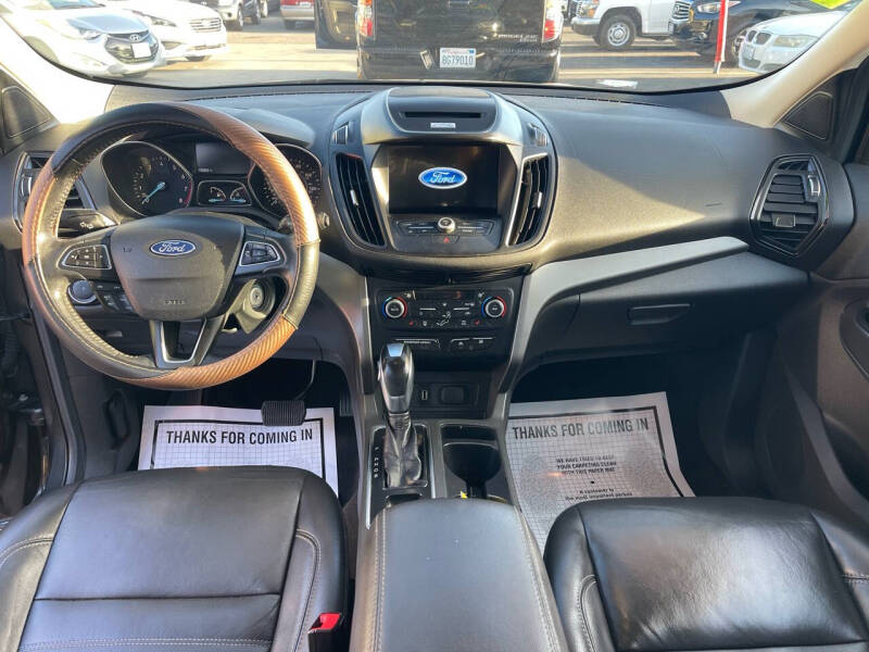 2018 Ford Escape SEL photo 10