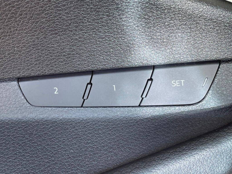 2019 Audi e-tron quattro Premium Plus