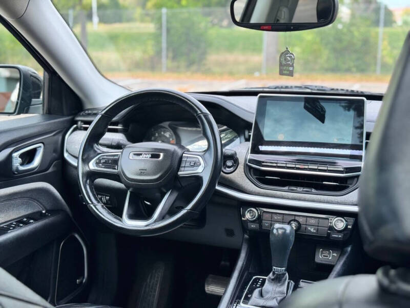 2022 Jeep Compass Latitude Lux