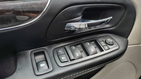 2015 Chrysler Town and Country Touring