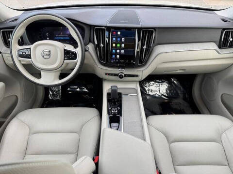 2023 Volvo XC60 B5 Plus Dark Theme