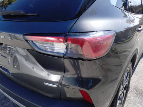 2020 Ford Escape SEL