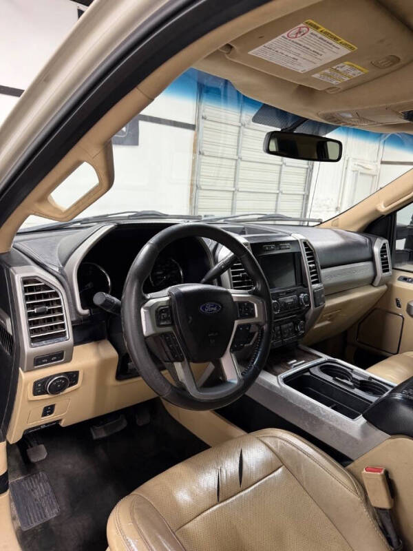 2017 Ford F-350 Super Duty Lariat