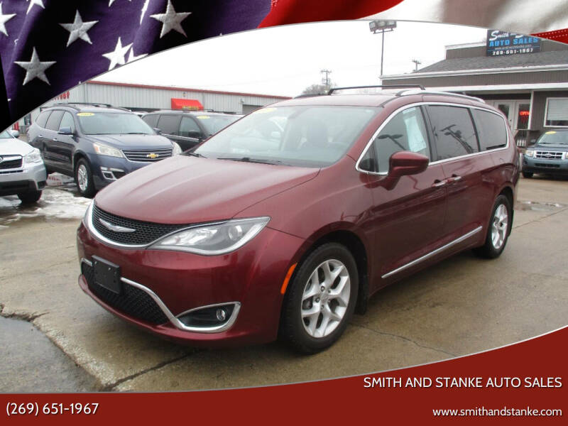 2017 Chrysler Pacifica Touring-L Plus's photo