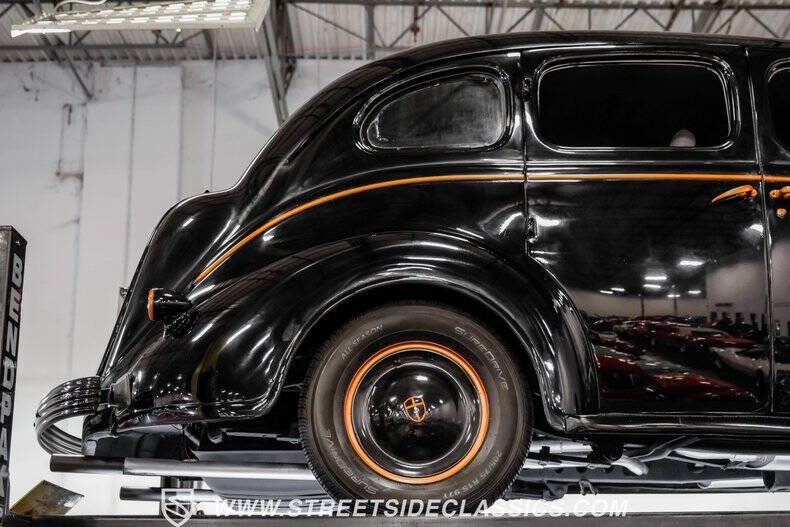 1937 Chrysler Desoto