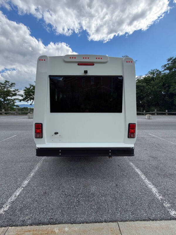 2018 Ford E-450