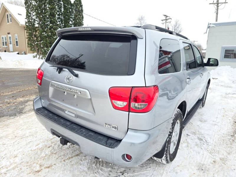 2013 Toyota Sequoia SR5