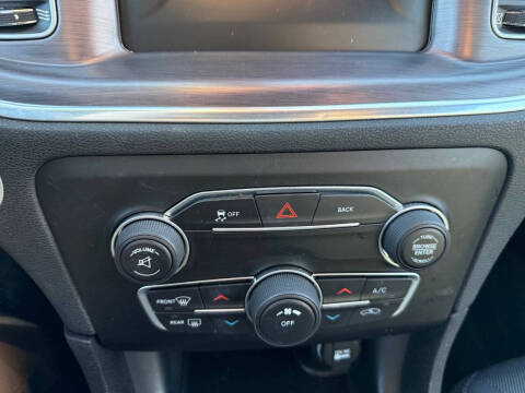 2016 Dodge Charger SE