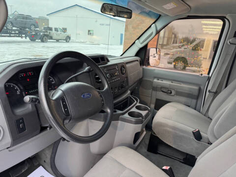 2012 Ford E-Series E-150 XLT
