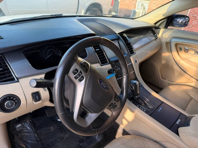 2014 Ford Taurus SEL